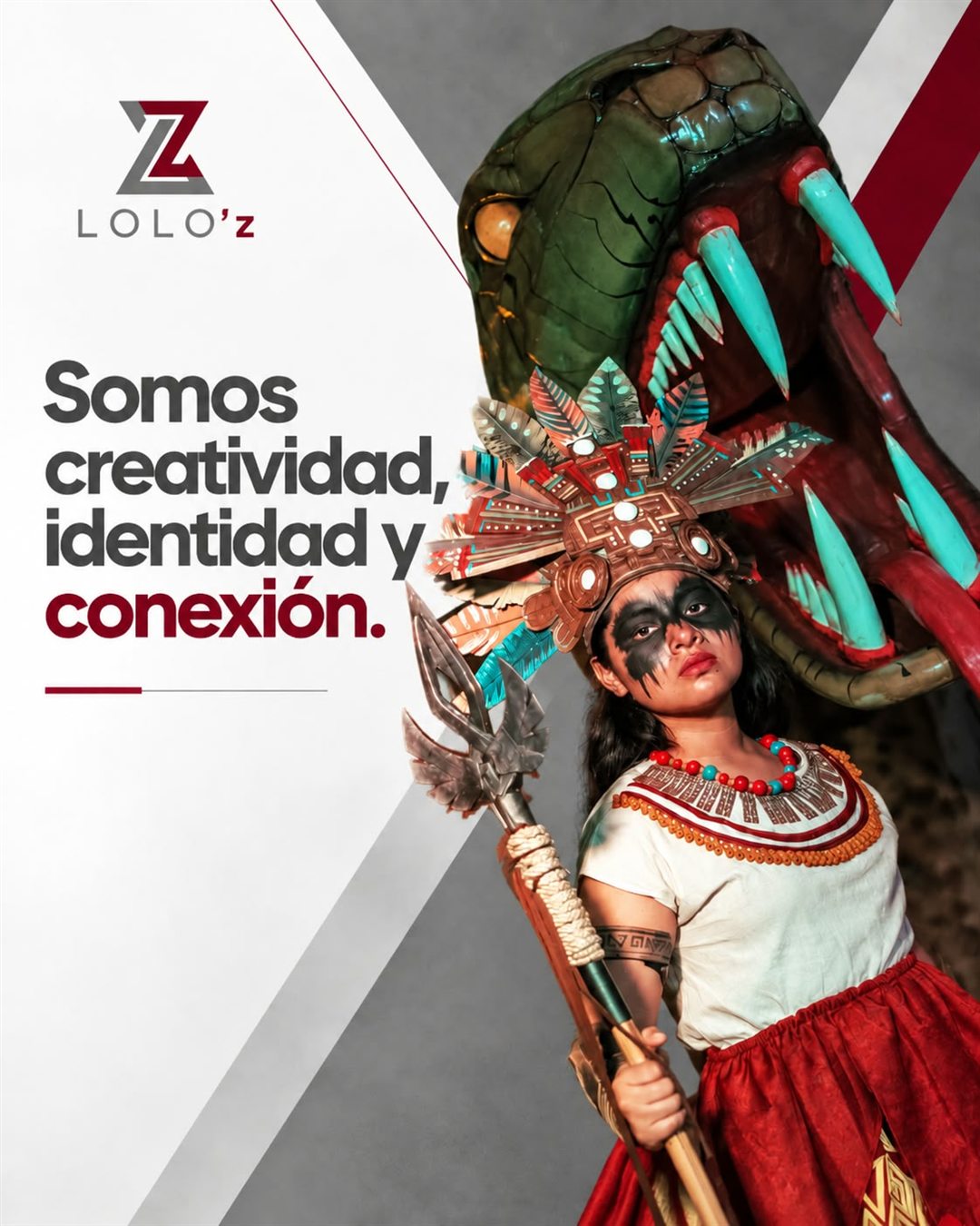 Joven con atuendo prehispánico y penacho: Somos creatividad, identidad y conexión.